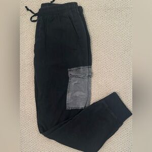 VINTAGE HAVANNA Black Camo Pocket Elastic Waist Jogger Pants- Size Medium. NWOT.